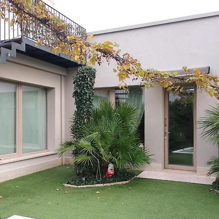 Suite Mimosa Con Piscina - Affitti Brevi Italia Sirmione Exterior foto